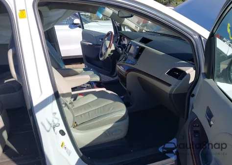 2011 Toyota Sienna Limited V6 из США, поврежденный, VIN 5TDYK3DC3BS058249